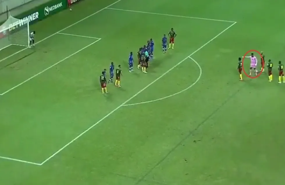 ΒΙΝΤΕΟ: O Oνάνα άφησε την εστία του έδωσε οδηγίες στην άλλη άκρη του γηπέδου