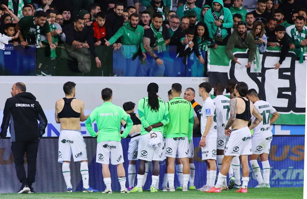 Στηρίζει και αναμένει τα λόγια να γίνουν πράξη