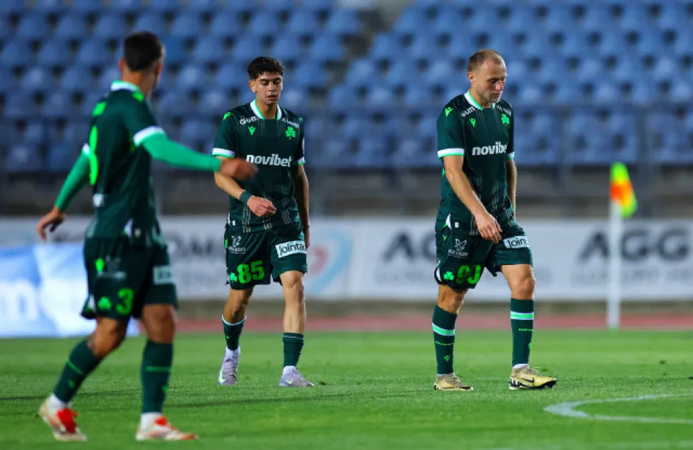 Δεν λέει να στρώσει...