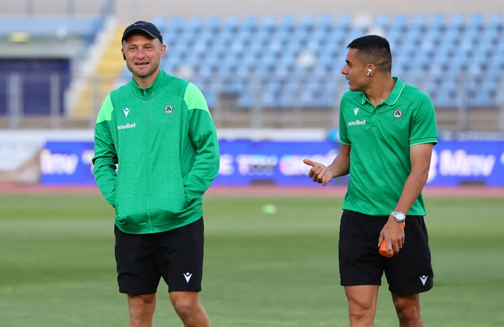 Bασικός σχεδόν έναν χρόνο μετά