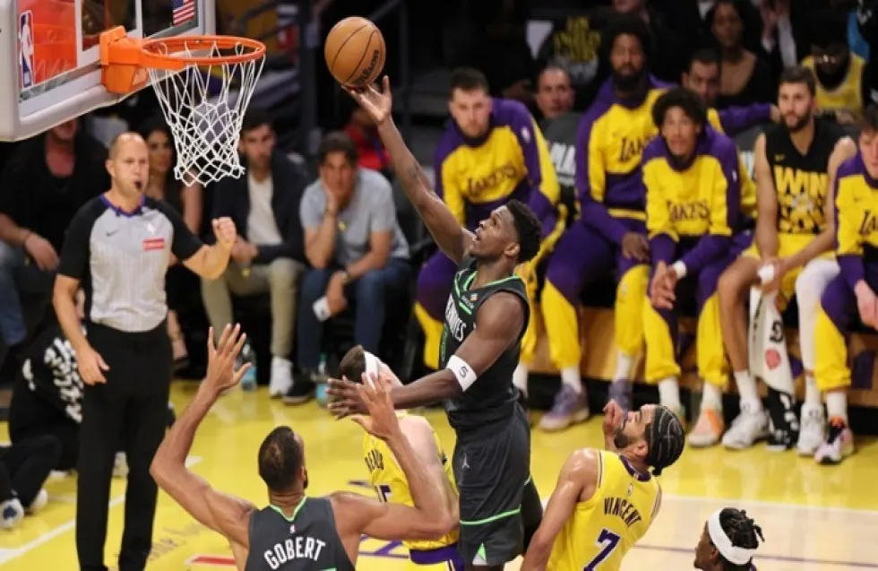 Η Μινεσότα πέταξε εκτός playoffs τους ΛΑ Λέικερς των ΛεΜπρον, Ντόντσιτς