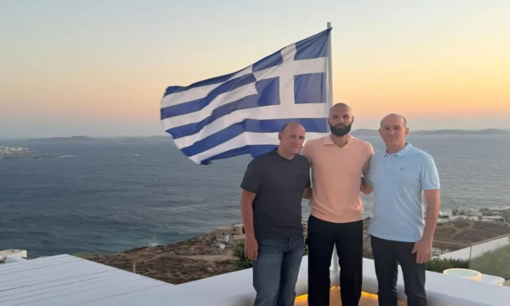 Για πάντα στο... λιμάνι και τον Ολυμπιακό ο Φουρνιέ!