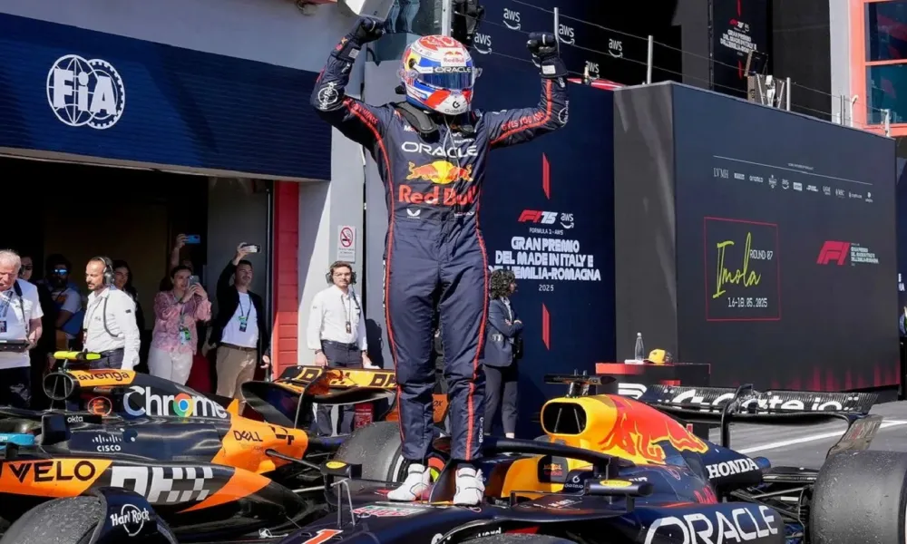 Ο Φερστάπεν δεν το «κουνάει» από τη Red Bull το 2026