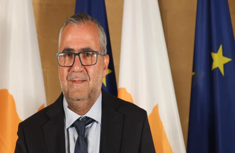 Haralambos Hristofinas prevzel odgovornost za izvajanje ukrepov pomoči prizadetim v požarih na Cipru