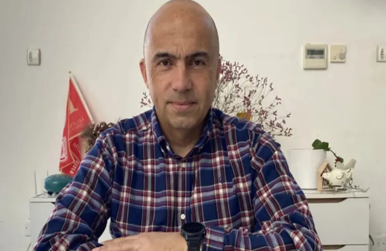 «Ψευδή τα περί παράδοσης του μητρώου μελών του ΔΗΣΥ στο ΑΚΕΛ»: Τι λέει ο Βασίλης Πρωτοπαπάς