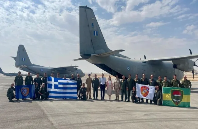Γάζα: Ελληνικά αεροσκάφη έριξαν 8,5 τόνους τροφίμων - Μήνυμα Μητσοτάκη για τερματισμό των εχθροπραξιών