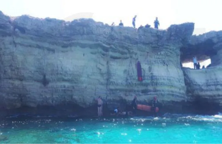 Επιχείρηση διάσωσης στην Αγία Νάπα - Άτομο τραυματίστηκε μετά από πτώση στις θαλασσινές σπηλιές