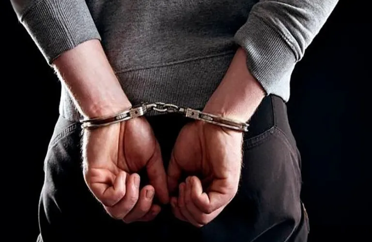 Υπό επταήμερη κράτηση δύο πρόσωπα για διάρρηξη περιπτέρου