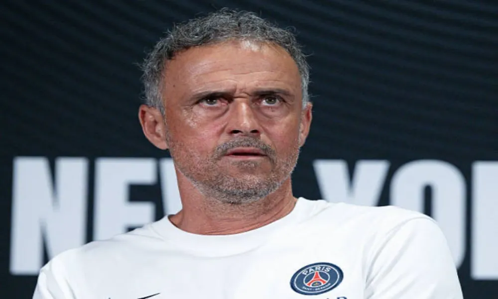 «Εγώ τον πέταξα εκτός ομάδας! Φεύγει από την Παρί»