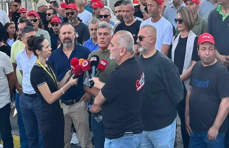 Συνεχίζουν την απεργία οι εργαζόμενοι στα κατεχόμενα