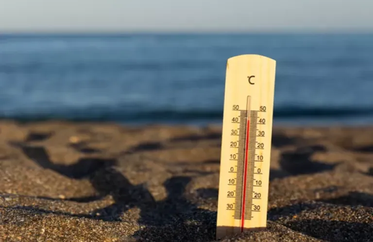 Πέφτει η θερμοκρασία στους 40 το τριήμερο - Χτύπησε 45 σήμερα το θερμόμετρο