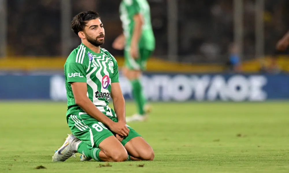 Όμορφος δεν είναι, αλλά...