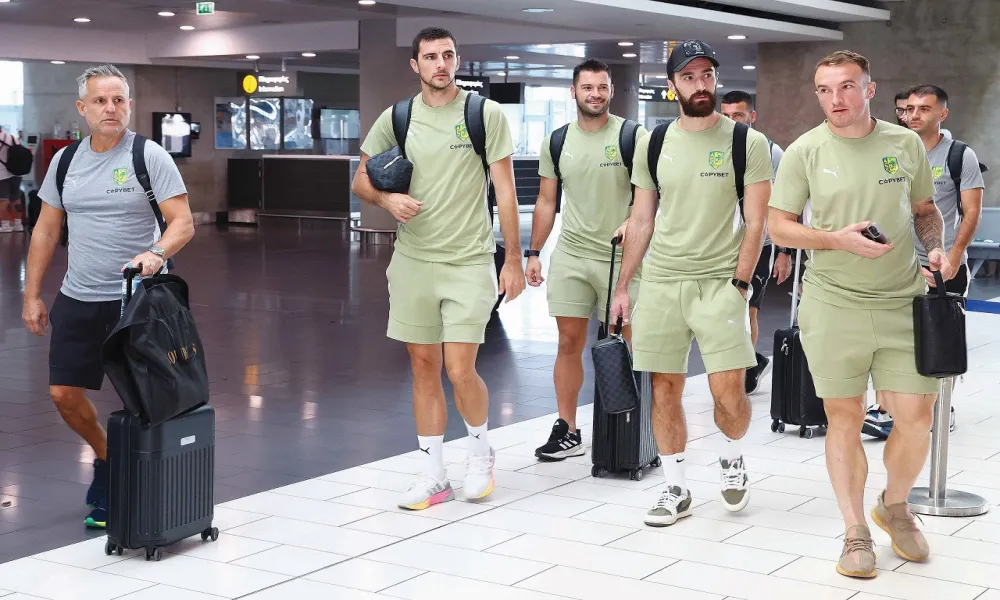 Στο αεροπλάνο για το Μπέργκεν με... πονοκεφάλους αλλά και πίστη για το πρώτο βήμα
