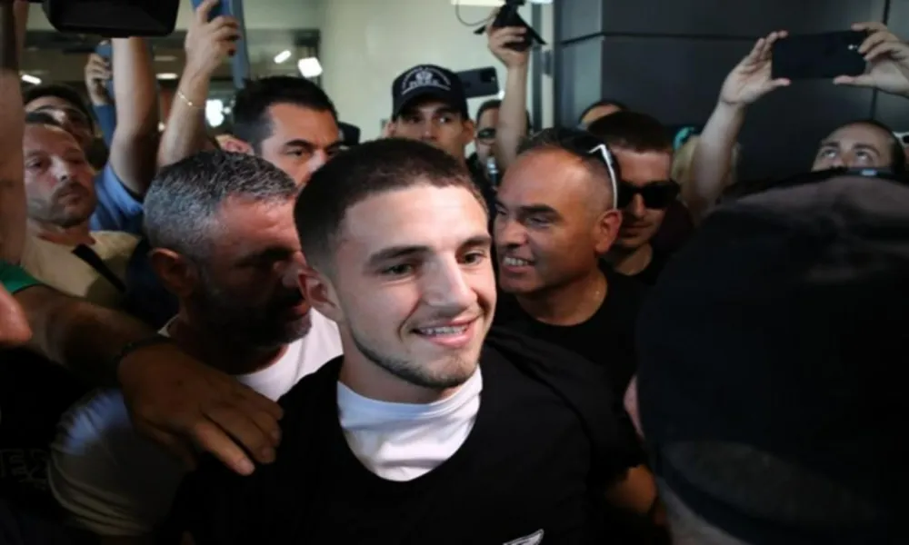 Τρέλα για την άφιξη Ζαφείρη στη Θεσσαλονίκη!