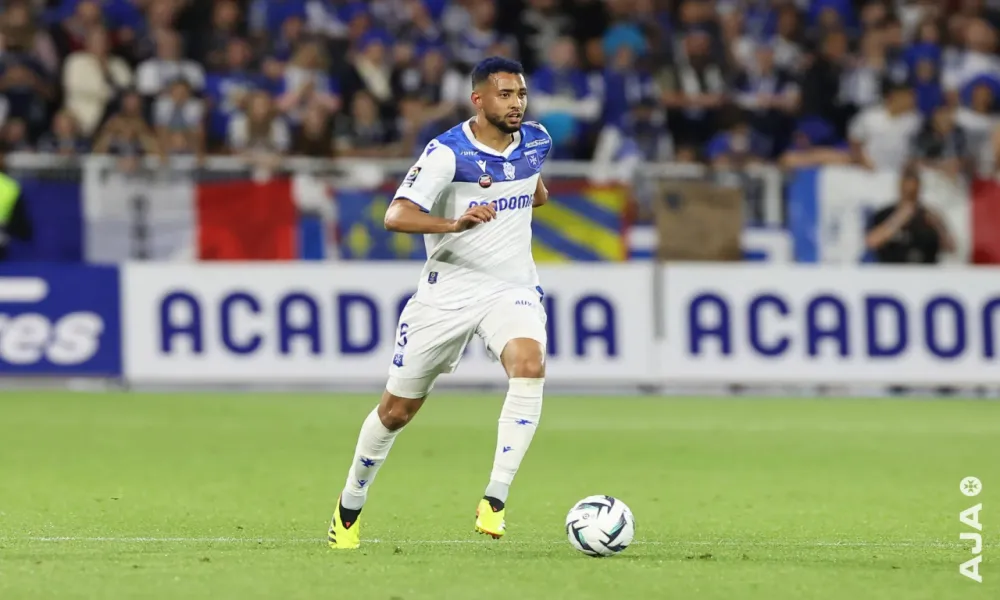 «Αφήνει την Auxerre για την Ομόνοια»