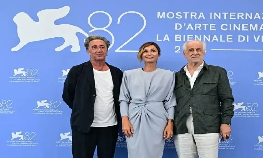 82ο Φεστιβάλ Βενετίας: Εντυπωσιακή έναρξη με την «Θεία Χάρη» του Πάολο Σορεντίνο
