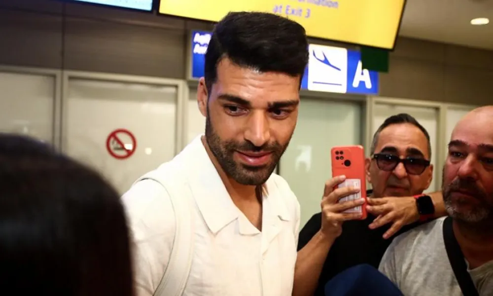 Στην Ελλάδα ο Ταρέμι για Ολυμπιακό: «Είμαι ευτυχισμένος που βρίσκομαι εδώ»