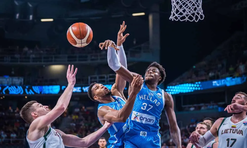 Ήταν πολλά 16 χρόνια - Ξανά σε ημιτελικά Ευρωμπάσκετ η Εθνική Ελλάδας!