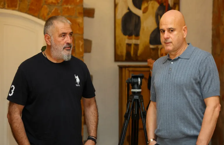 Τι γίνεται με τη σχέση Τιμούρ-Μακρίδη και τα δεδομένα με Μπέζους-Ουάρντα