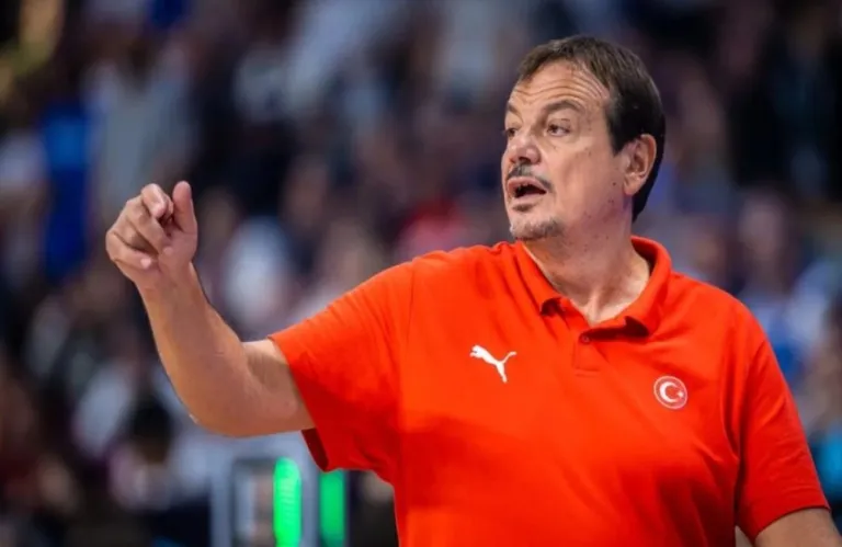 Άταμαν: «Ο Γιάννης κάνει συνέχεια επιθετικά φάουλ και πρέπει οι διαιτητές να τα σφυρίζουν»