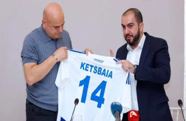 Το πρώτο του 2004 και... η βίδα του 2019