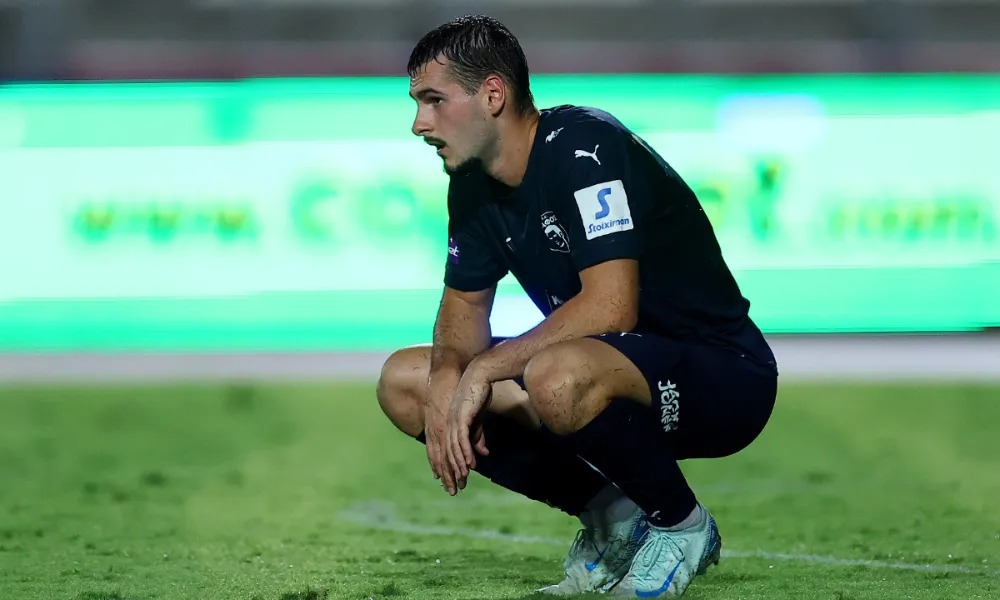 Σηκώνει κεφάλι για τα... αστέρια