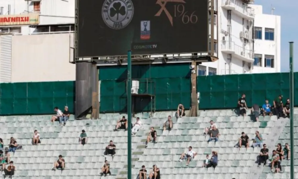 Συνθήματα κατά Αλαφούζου και Παπαδημητρίου στην Λεωφόρο