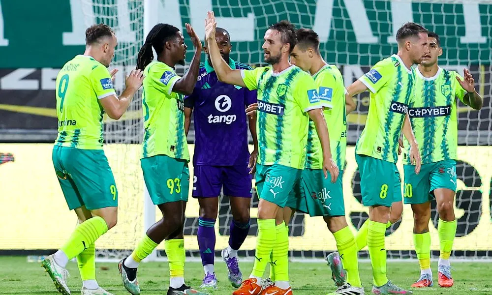 Η ΑΕΚ των δέκα παικτών «τέζαρε» τον Άρη στο 90΄!