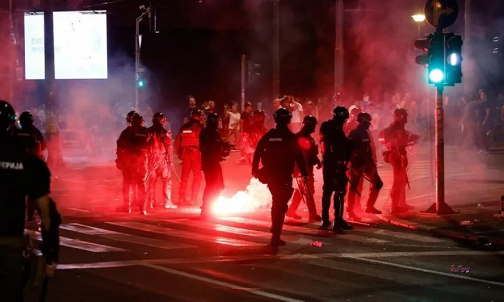 Χάος στο Βελιγράδι: Σύγκρουση οπαδών Ερυθρού Αστέρα και Σέλτικ!