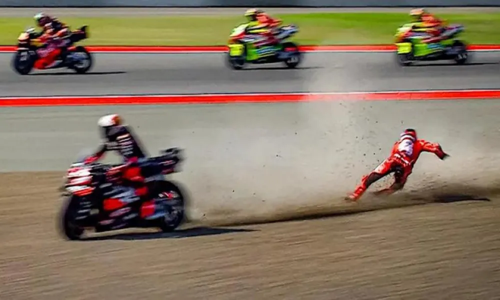Νικητής στο Moto GP Ινδονησίας ο Αλντεγκέρ, τραυματίστηκε ο Μάρκεθ