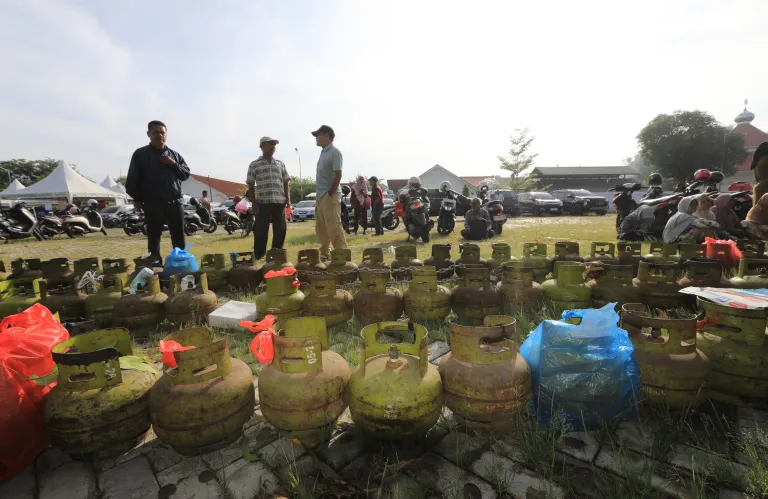 Στην ουρά για το επιδοτούμενο μπιτόνι υγραερίου