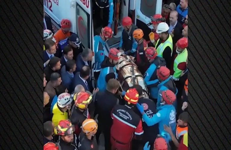 Κωνσταντινούπολη: Καρέ καρέ η διάσωση της 18χρονης Ντιλάρα από τα συντρίμμια της πολυκατοικίας