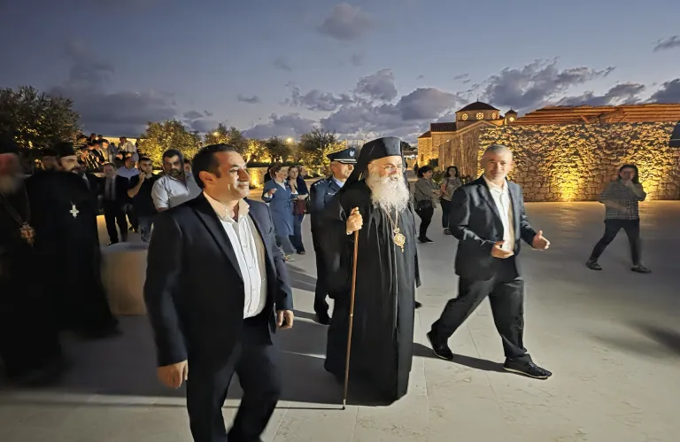 Εγκαινιάστηκε η ανακαινισμένη ιστορική  πλατεία του  Αγίου Γεωργίου Πέγειας