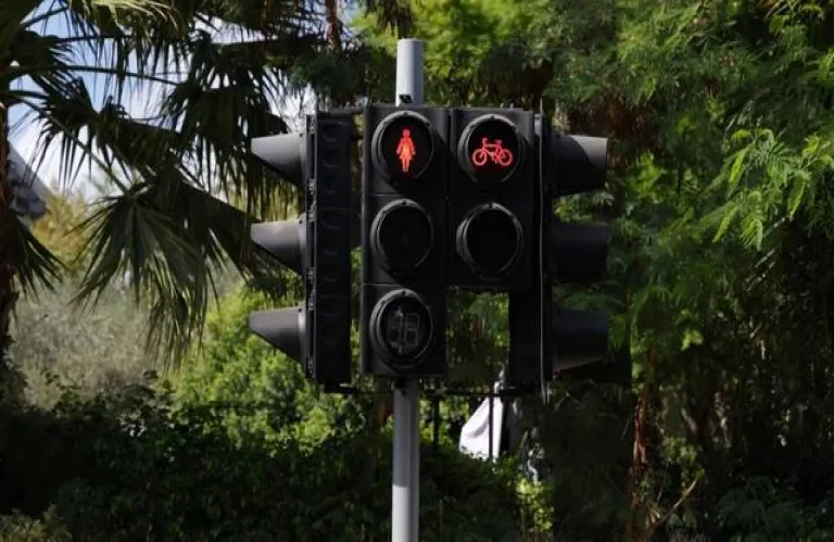 Όταν η ισότητα των φύλων μένει στο… κόκκινο