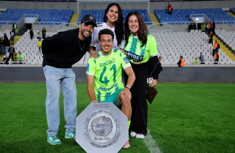 Ο γιος τροπαιούχος, ο πατέρας πρωτοπόρος με «θύμα» την Πάφο