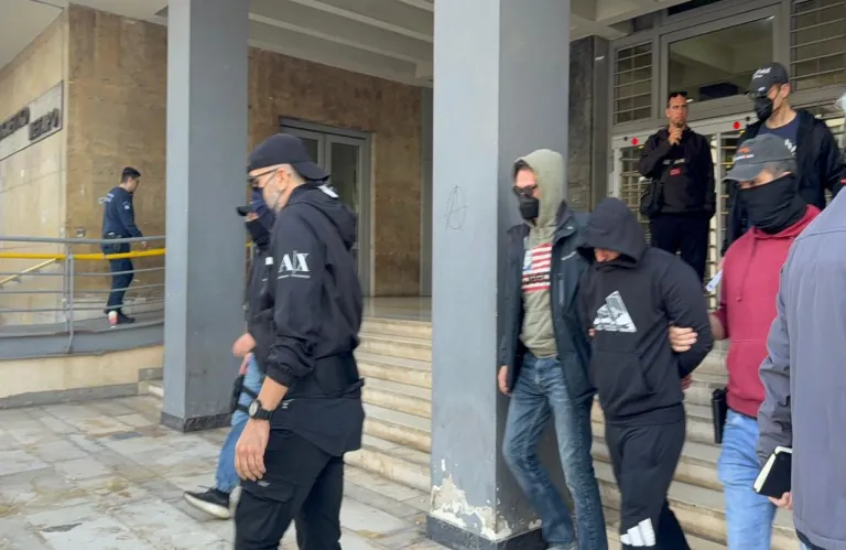 Συναινούν να εκδοθούν στην Κύπρο οι δύο για τη δολοφονία του Δημοσθένους