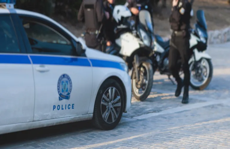 Παλιά βεντέτα μετατράπηκε σε αιματοχυσία στην Κρήτη - Νεκροί και τραυματίες, μετά από έκρηξη και πυροβολισμούς