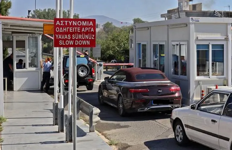 Τ/κ τύπος: «Βασανιστήριο για τους ασθενείς η αναμονή στα σημεία διέλευσης»