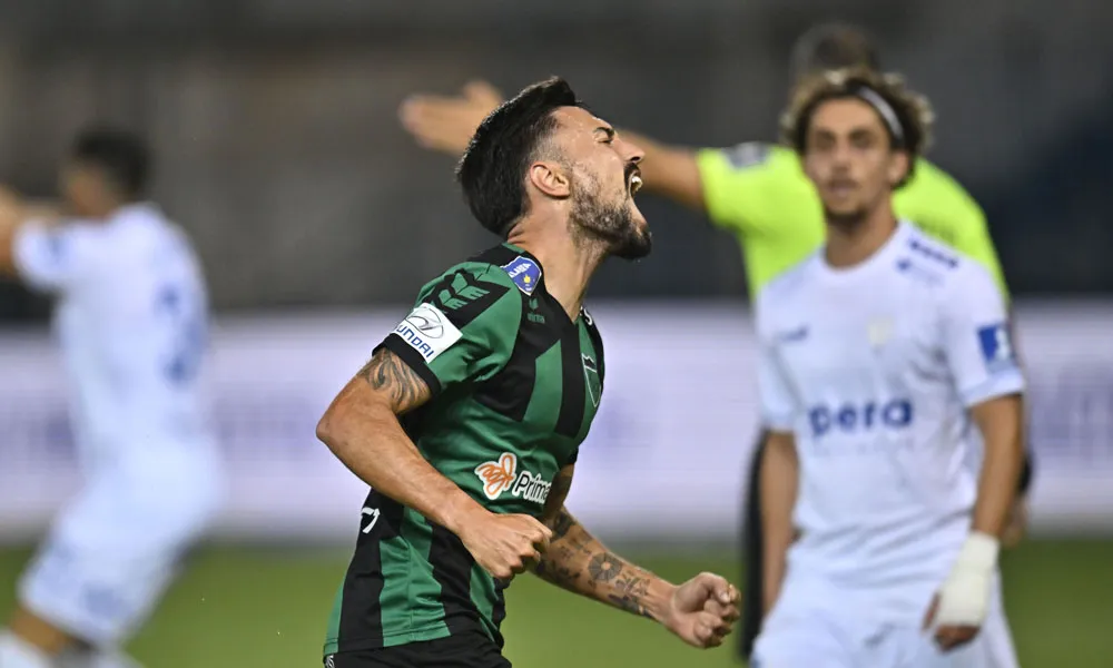 Η γκολάρα Ταβάρες και ο Ταλιχμανίδης έφεραν την πρώτη… απόδραση για τον Ολυμπιακό