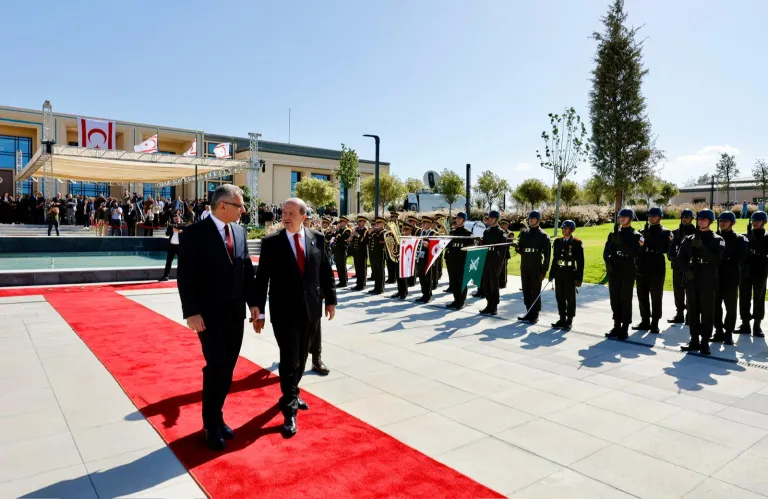 Μακάριοι οι ιδόντες και μη πιστεύσαντες