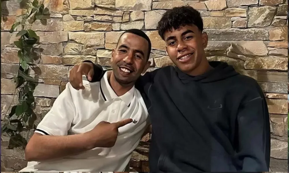 Πατέρας Γιαμάλ: «Θα είμαι ευγνώμων στον γιο μου που με ζει, εγώ μαζεύω χαρτόκουτα στη Βαρκελώνη»