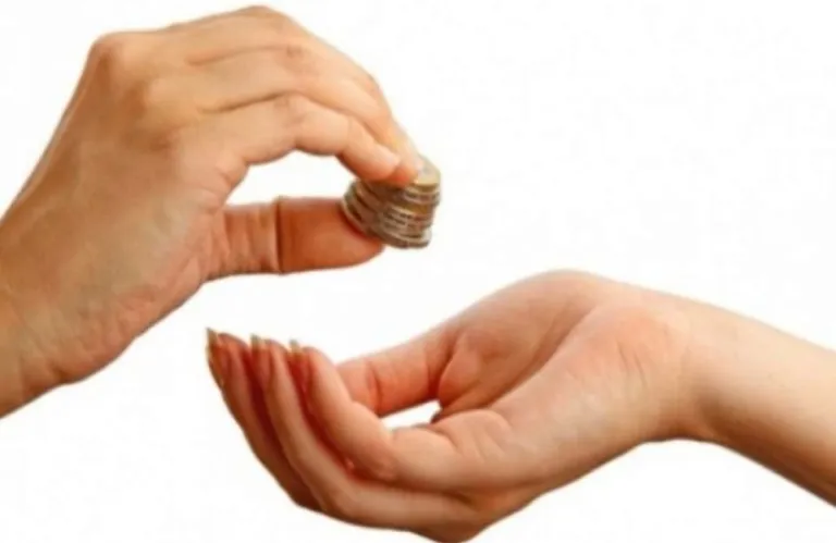 Έναν έρανο και... ξοφλάμε