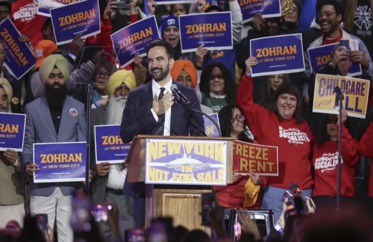 Μπορεί ο Τραμπ να κόψει πράγματι τη χρηματοδότηση της Νέας Υόρκης αν εκλεγεί ο Μαμντάνι;