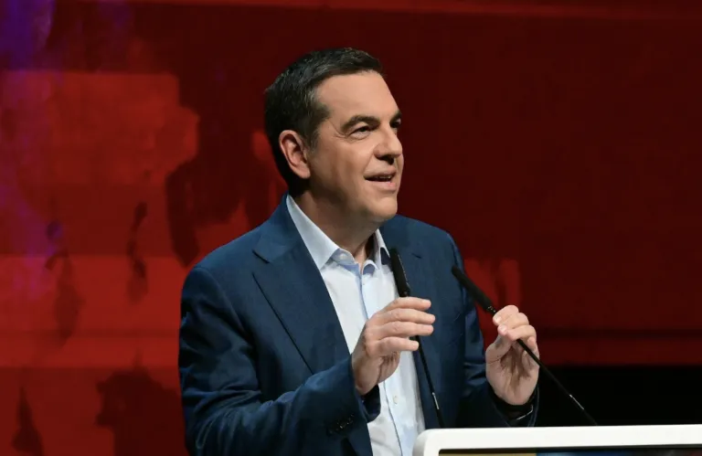 Τσίπρας: Αυτό είναι το εξώφυλλο του βιβλίου του «Ιθάκη» - Τα κεφάλαια και οι αναφορές σε ξένους ηγέτες