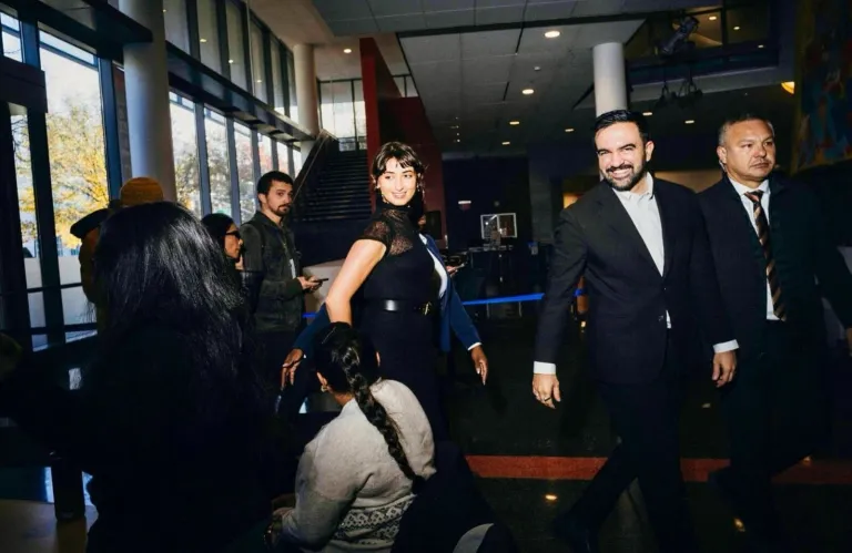 Τι σημαίνει για τις ΗΠΑ η νίκη Μαμντάνι στη Νέα Υόρκη