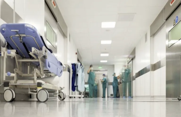 ΤΑΕΠ ΓΝ Λευκωσίας: «Παιδοχειρούργος έδινε οδηγίες στην παιδίατρο για να ράψει το παιδί μου από το τηλέφωνο»