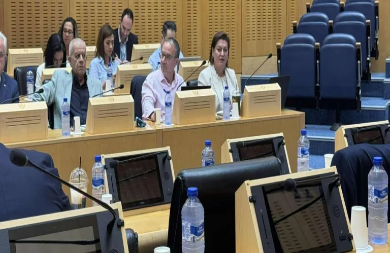 Αύριο οι αποφάσεις εκπαιδευτικών οργανώσεων για σύστημα αξιολόγησης -  «Έκλεισε ο κύκλος διαβουλεύσεων» διαμηνύει η Μιχαηλίδου