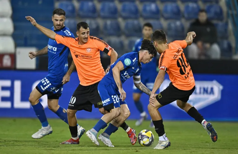 Πρόκριση χωρίς πολύ... ιδρώτα για Ολυμπιακό και Ομόνοια Αραδίππου