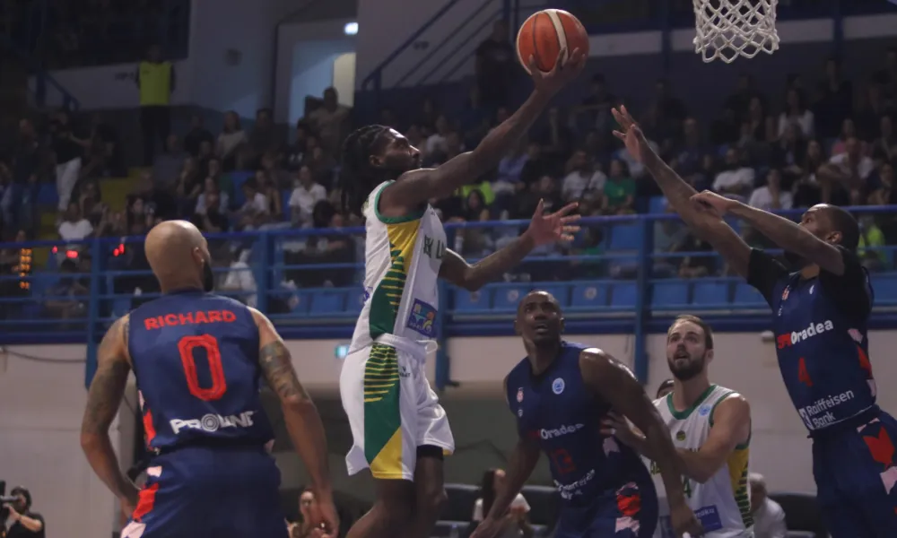 Συναρπαστική μάχη με ήττα στο φινάλε για την Πετρολίνα ΑΕΚ