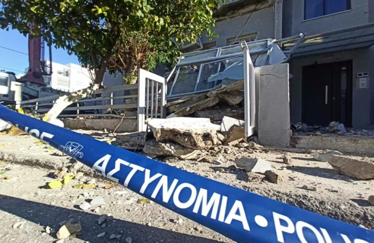 Στις €40.000 το πρόστιμο  για να μην πέσουν  άλλα μπαλκόνια